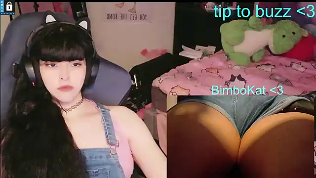 Show modela BimboCat na web-kameri