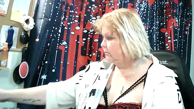 Sylviastar46 在線直播表演