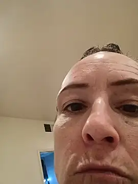 Karebearz1 webcam show