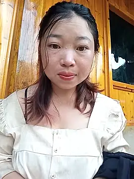 julybe 在線直播表演