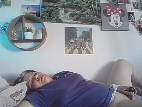Carolineisback webkamerás műsora