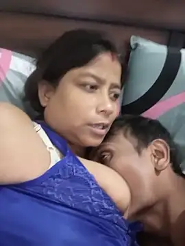 Priyadiwani 웹캠 쇼
