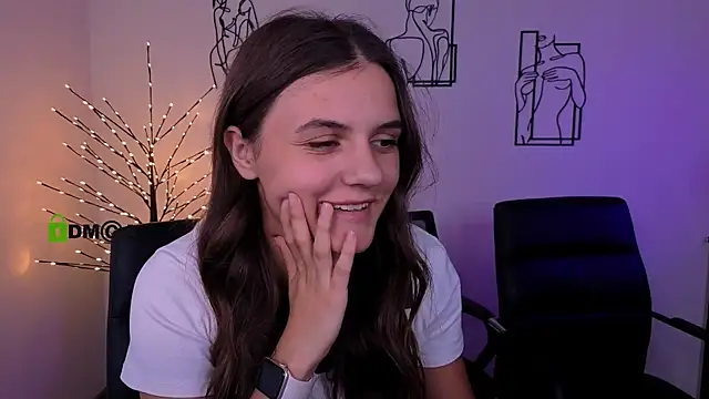 lisa_dark_n Webbikameraesitys