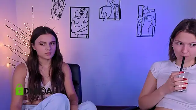 lisa_dark_: διαδικτυακό σόου στην κάμερα