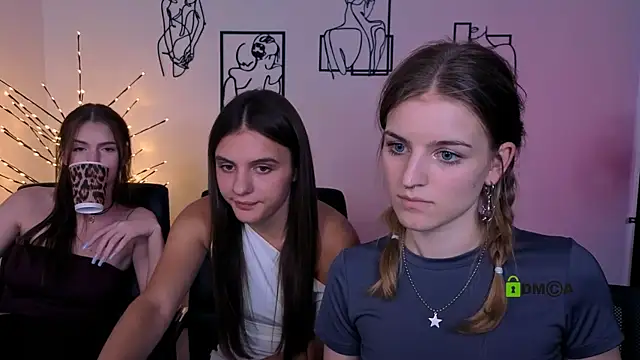 lisa_dark_n Webbikameraesitys
