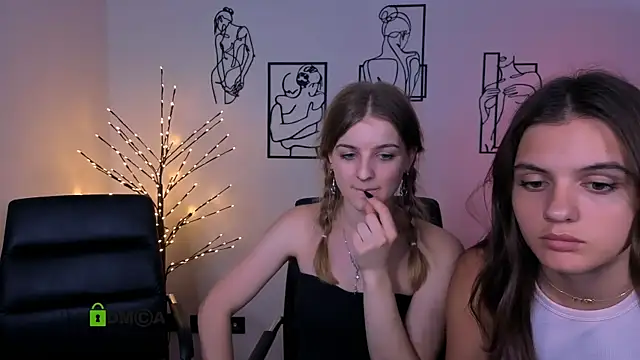 lisa_dark_n Webbikameraesitys