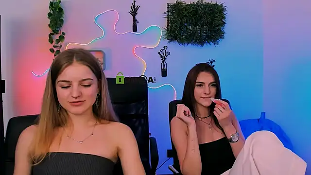 lisa_dark_ Show Webcam