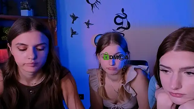 lisa_dark_n Webbikameraesitys