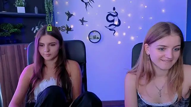 lisa_dark_ Adlı Modelin Canlı XXX Sohbeti