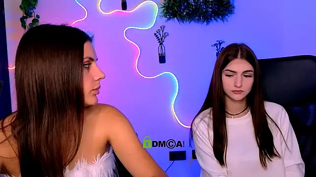 הופעת וובקאם של lisa_dark_