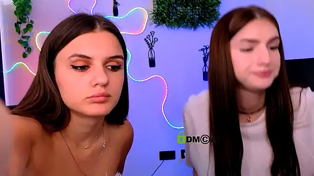 הופעת וובקאם של lisa_dark_