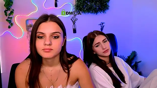 lisa_dark_: διαδικτυακό σόου στην κάμερα