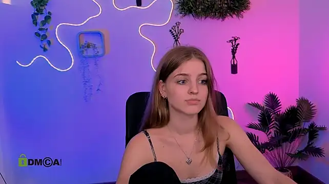 Show modela lisa_dark_ na web-kameri