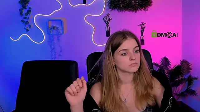 lisa_dark_n Webbikameraesitys