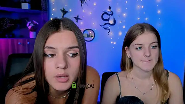 הופעת וובקאם של lisa_dark_