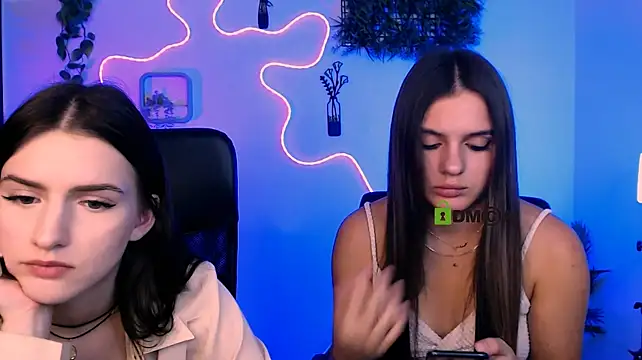Pokazy przed kamerką – lisa_dark_