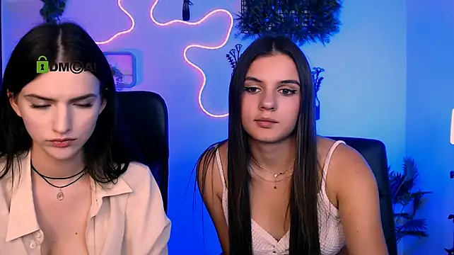 Show modela lisa_dark_ na web-kameri