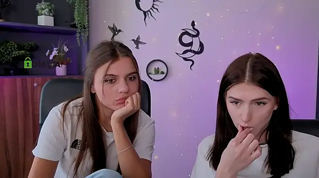 Pokazy przed kamerką – lisa_dark_