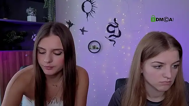 הופעת וובקאם של lisa_dark_