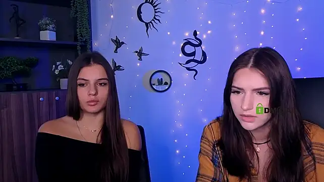 Pokazy przed kamerką – lisa_dark_