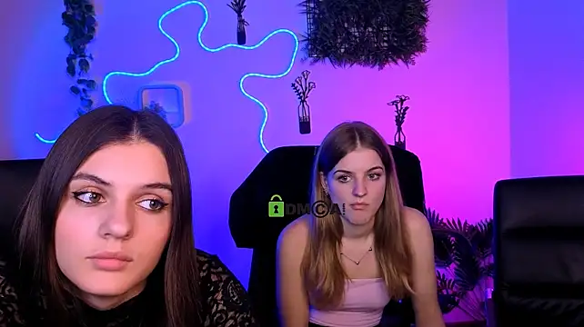 lisa_dark_n Webbikameraesitys