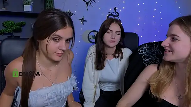 lisa_dark_ Show Webcam