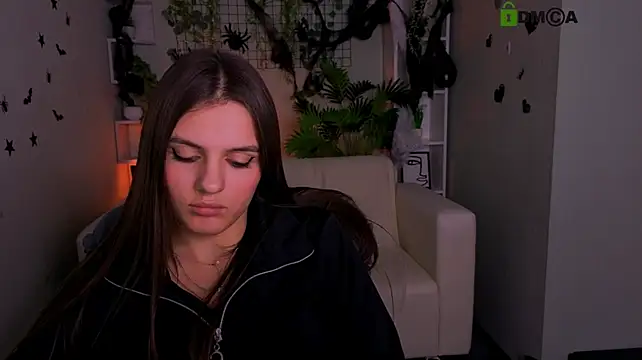 lisa_dark_ Adlı Modelin Canlı XXX Sohbeti