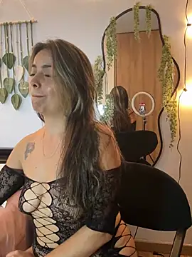 MailynFoxx Show in webcam