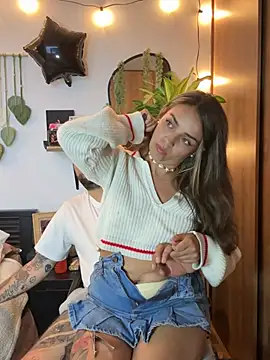 Show modela MailynFoxx na web-kameri