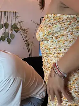 צ'אט XXX בשידור חי של MailynFoxx