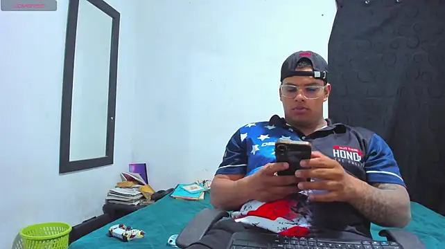 LucasAndHotbunny Adlı Modelin Web Kamerası Şovu