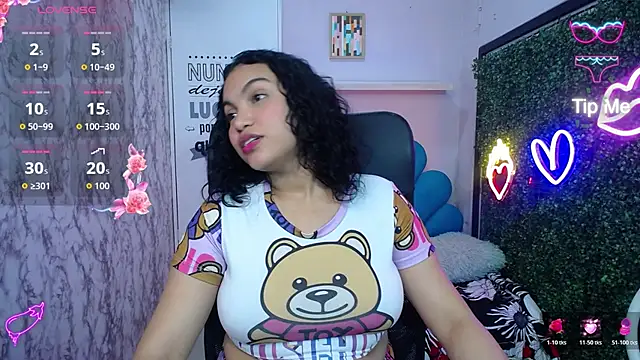 valeria_martinez19 现场XXX聊天