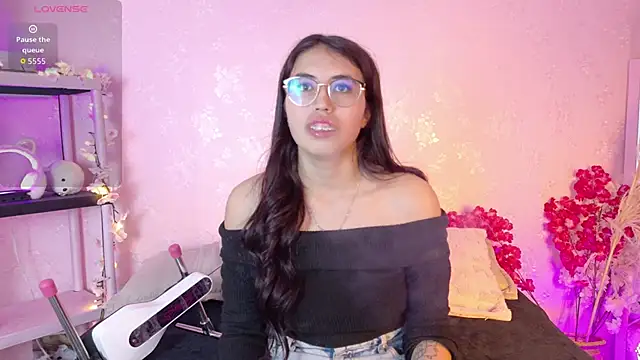 Valk_submissive live XXX chat