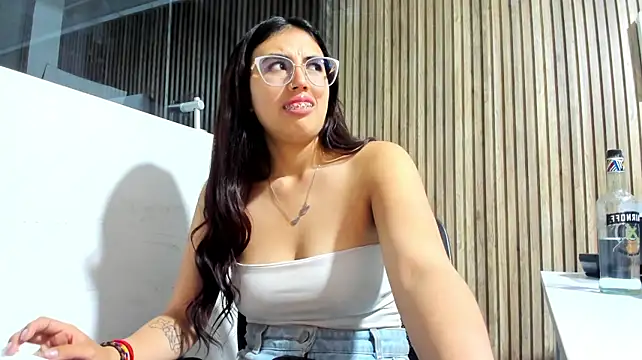 Valk_submissive Show in webcam