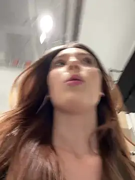 Chat XXX en directo de LilluKatten