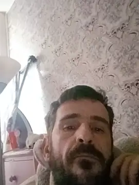 bubu38Goody: διαδικτυακό σόου στην κάμερα