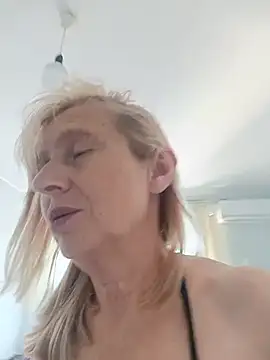 TrinaAdair 网络视讯表演