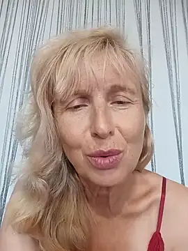 TrinaAdair Adlı Modelin Canlı XXX Sohbeti