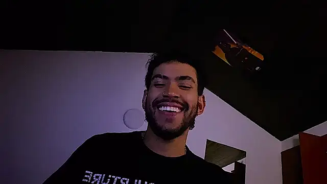 Show modela 3v1l na web-kameri