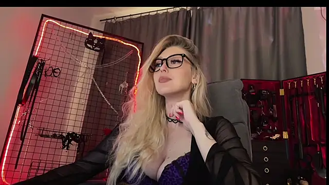 Pokazy przed kamerką – Liya_Liss