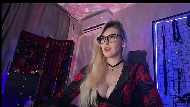 Chatroom XXX en direct de Liya_Liss