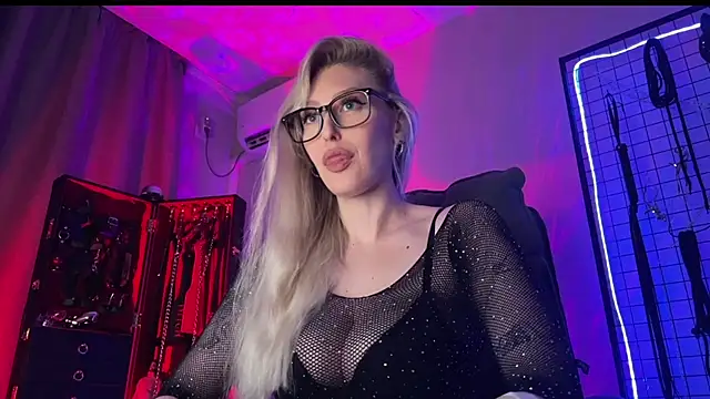 Liya_Liss Adlı Modelin Canlı XXX Sohbeti
