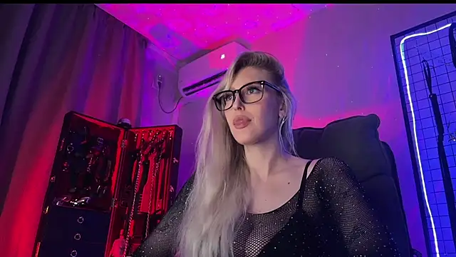 Liya_Lissn Webbikameraesitys