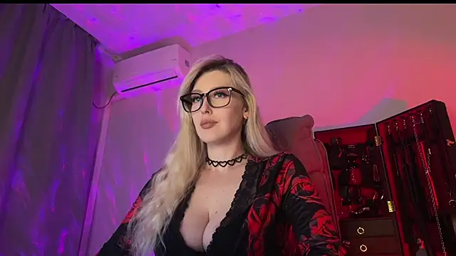 Show modela Liya_Liss na web-kameri