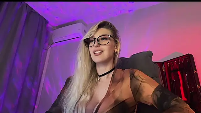 Liya_Liss Show in webcam
