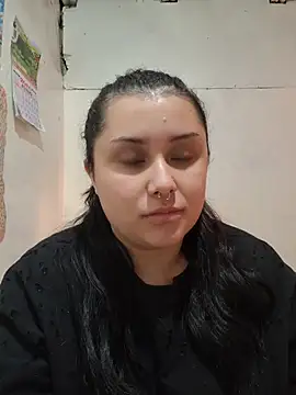 Živý XXX chat CurvyNoir