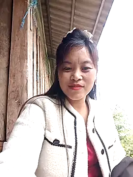 Alice-567 Show in webcam