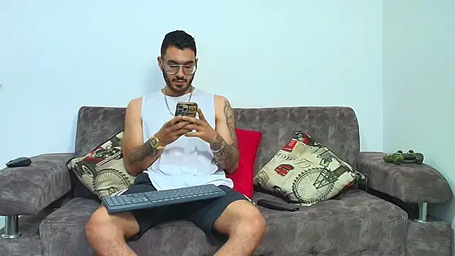 thebadboys05's Webcam Show