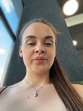 Pokazy przed kamerką – KristiRich