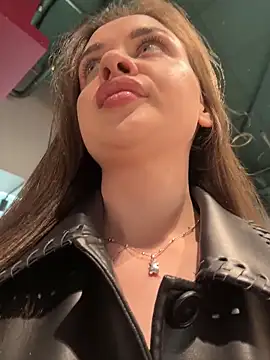 KristiRich Adlı Modelin Canlı Sohbet Odası
